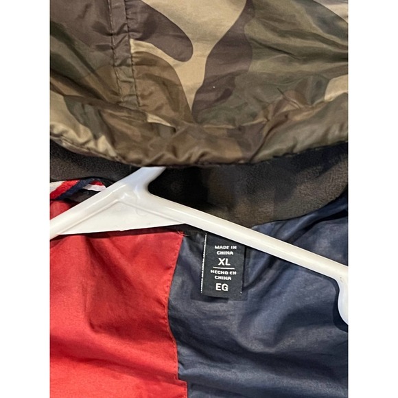 Tommy Hilfiger Camo Puffer Jacket - Picture 3 of 5